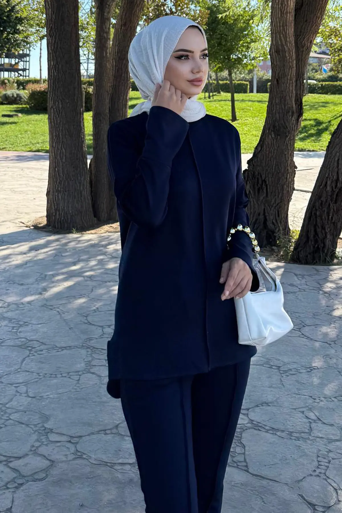 Two-piece Set With Stitching Detail-detail