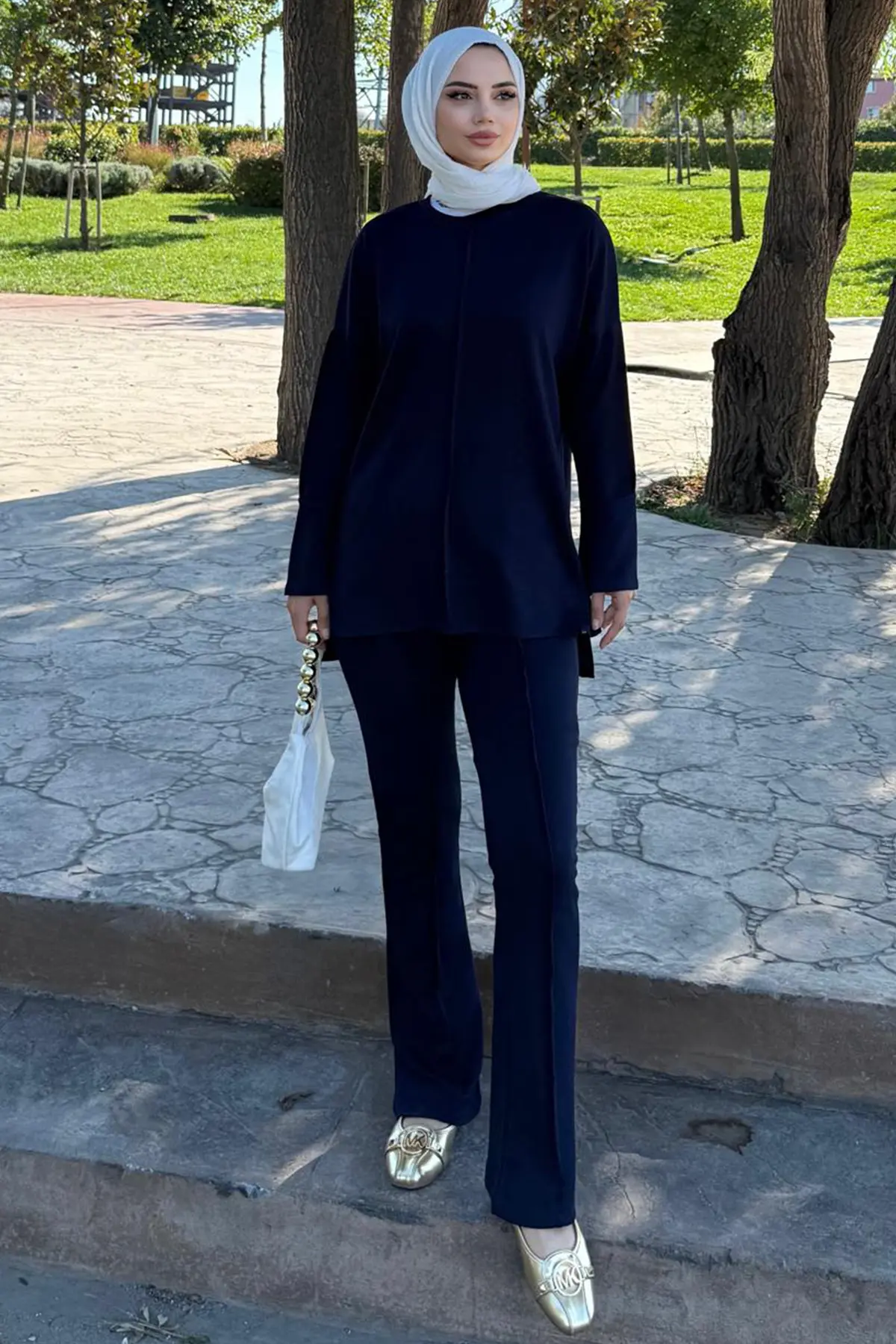 Two-piece Set With Stitching Detail-detail