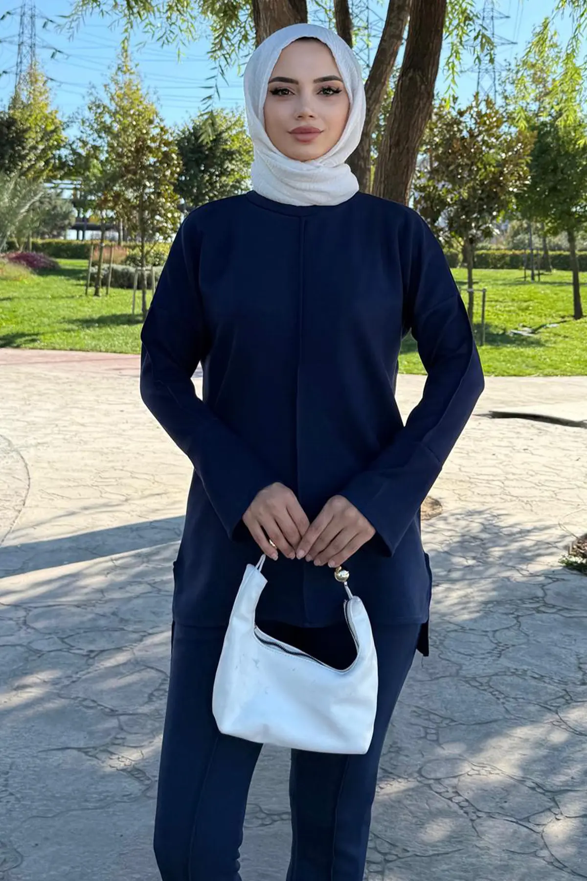 Two-piece Set With Stitching Detail-detail