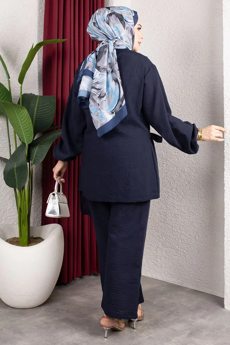 Two-piece Set With Waist Tie-detail