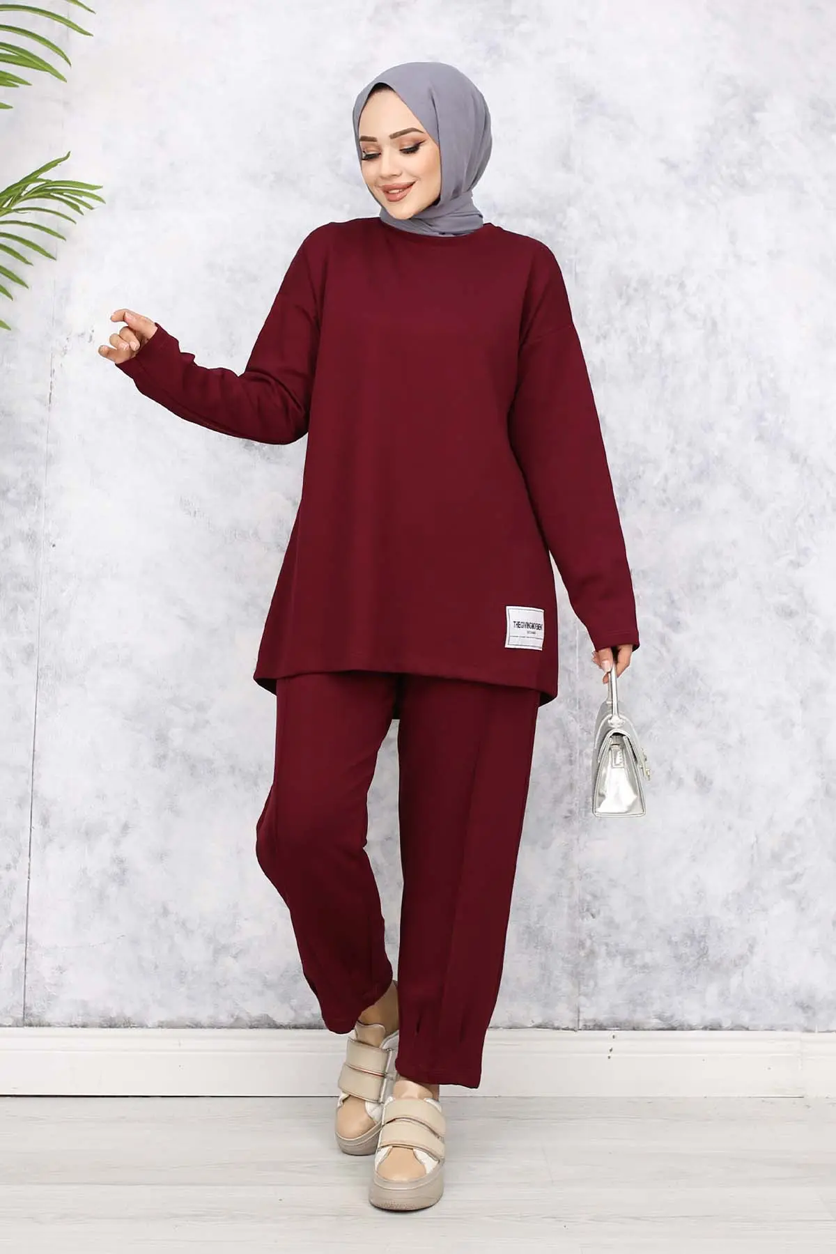 Two Yarn Suit With Coat Of Arms-detail