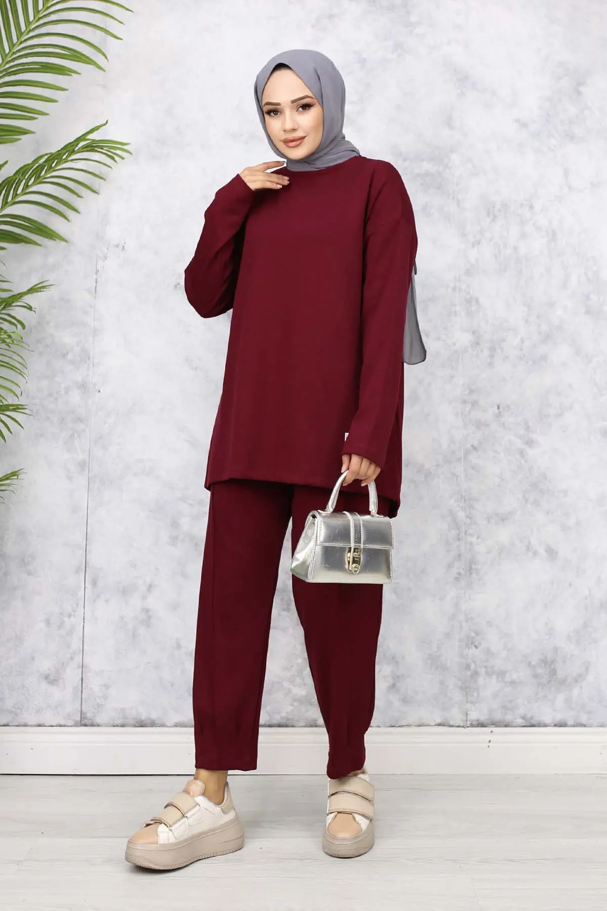 Two Yarn Suit With Coat Of Arms-detail