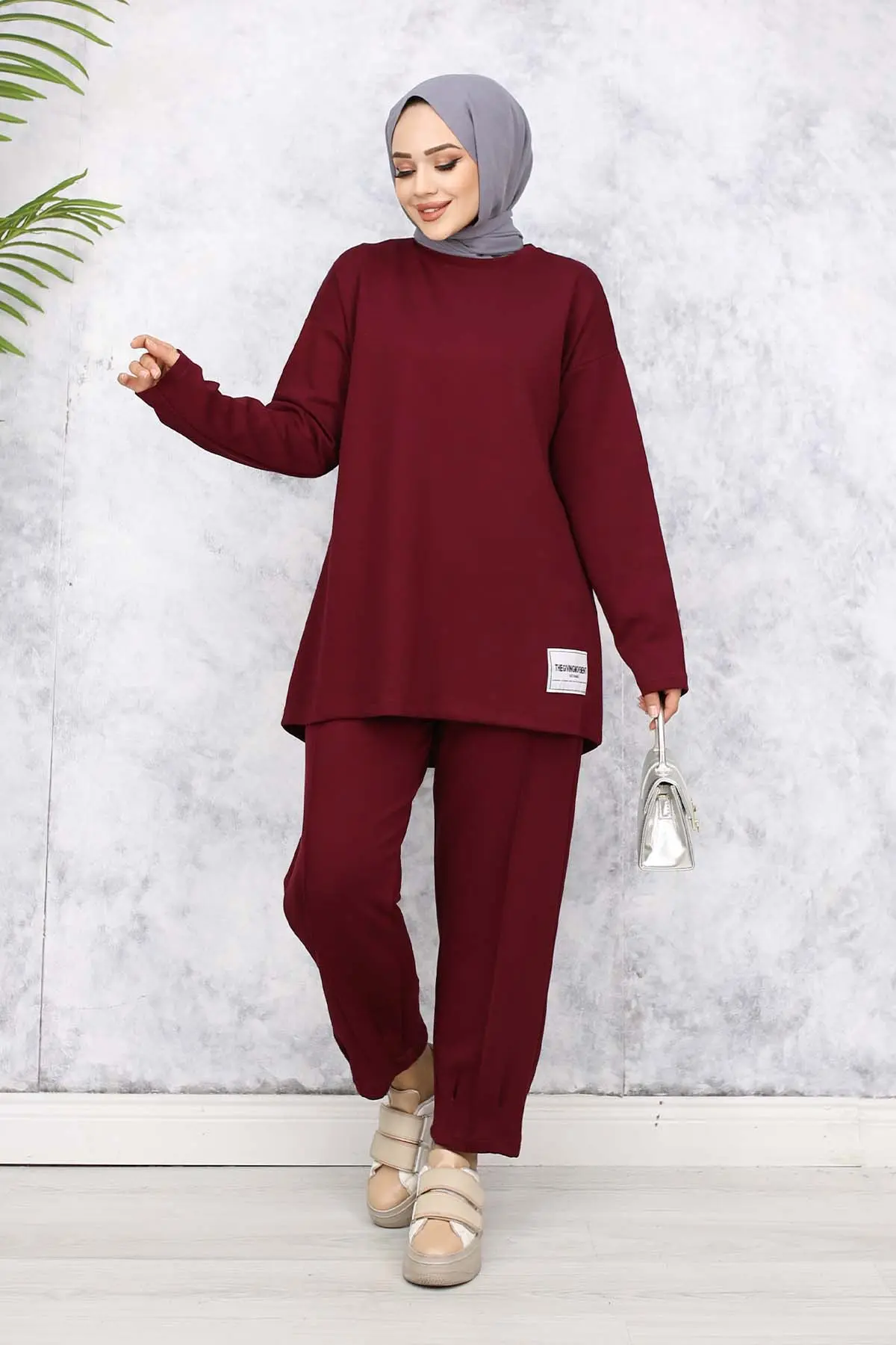 Two Yarn Suit With Coat Of Arms-detail