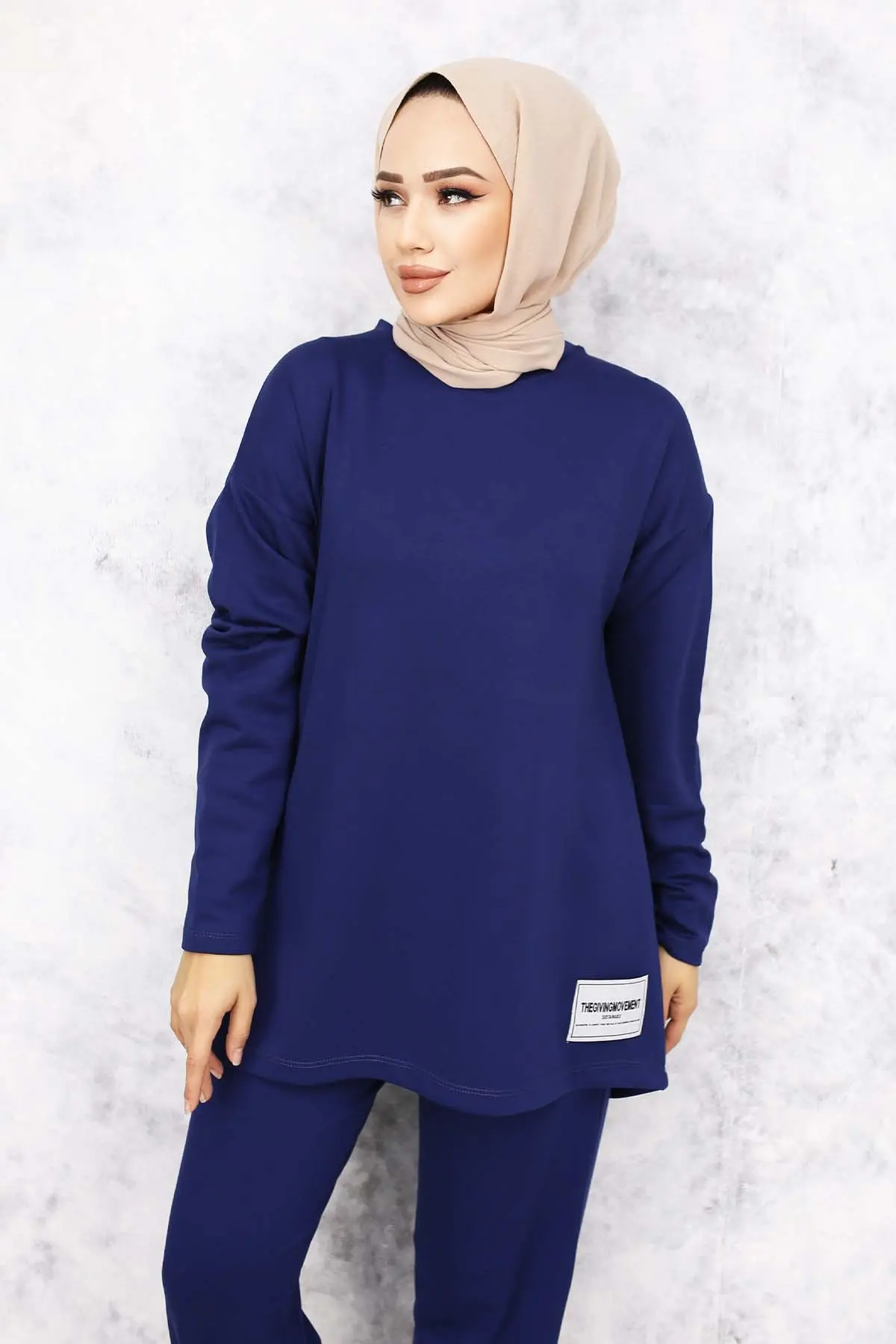 Two Yarn Suit With Coat Of Arms-detail