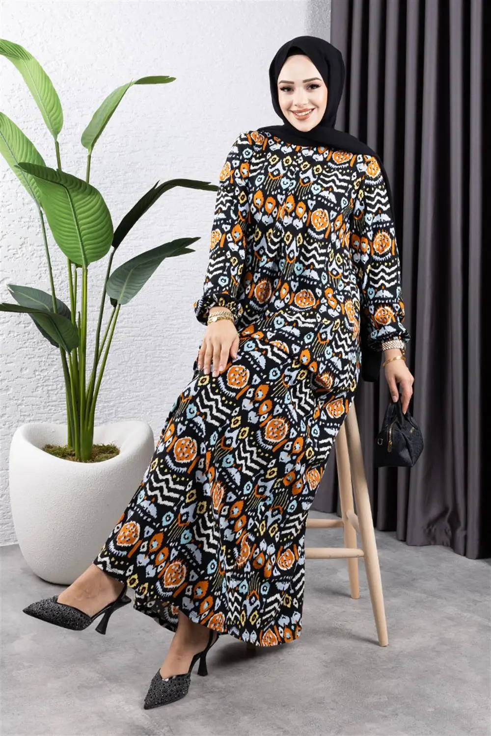 Vera A Pleated Patterned Dress-detail