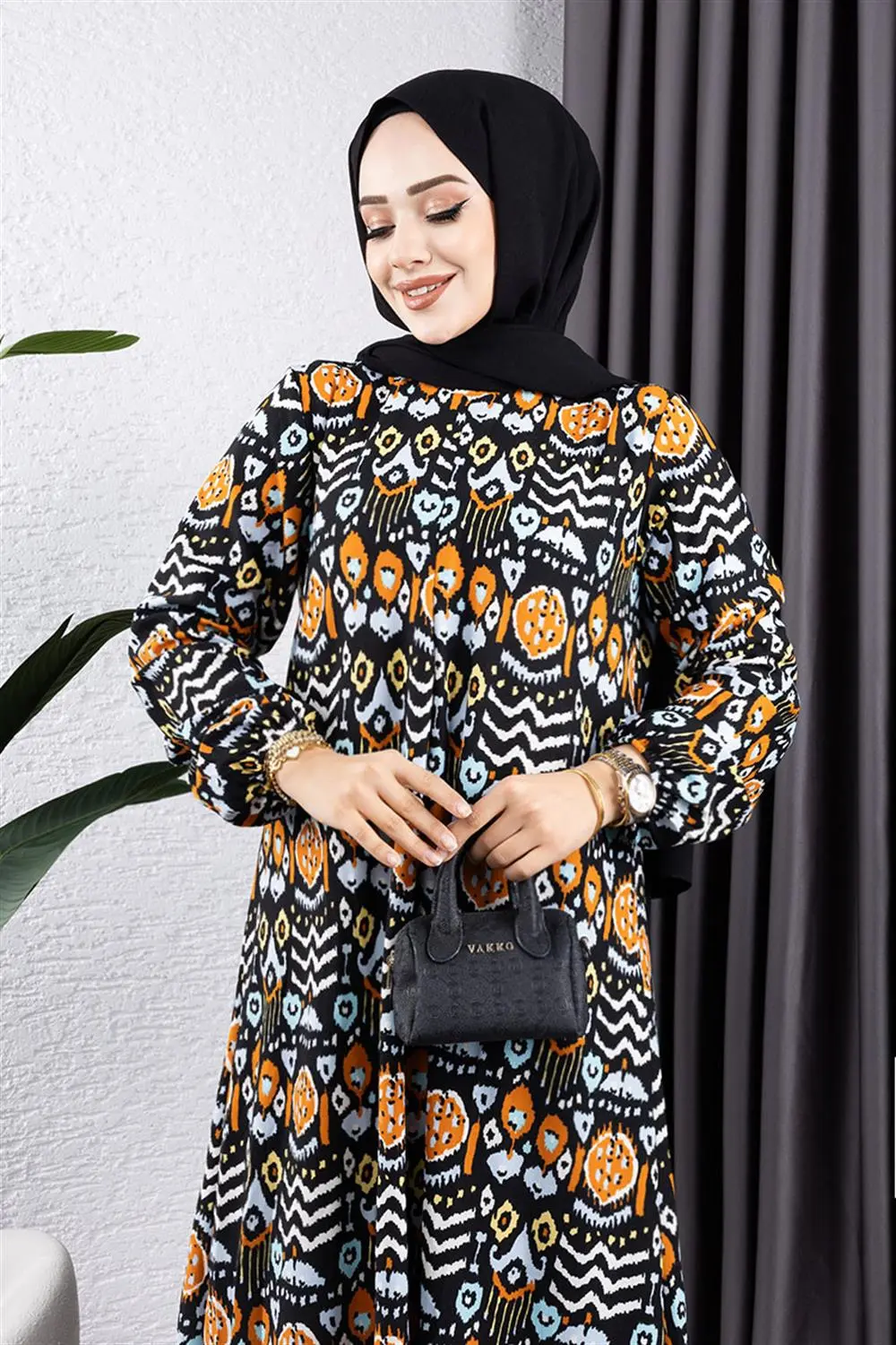 Vera A Pleated Patterned Dress-detail