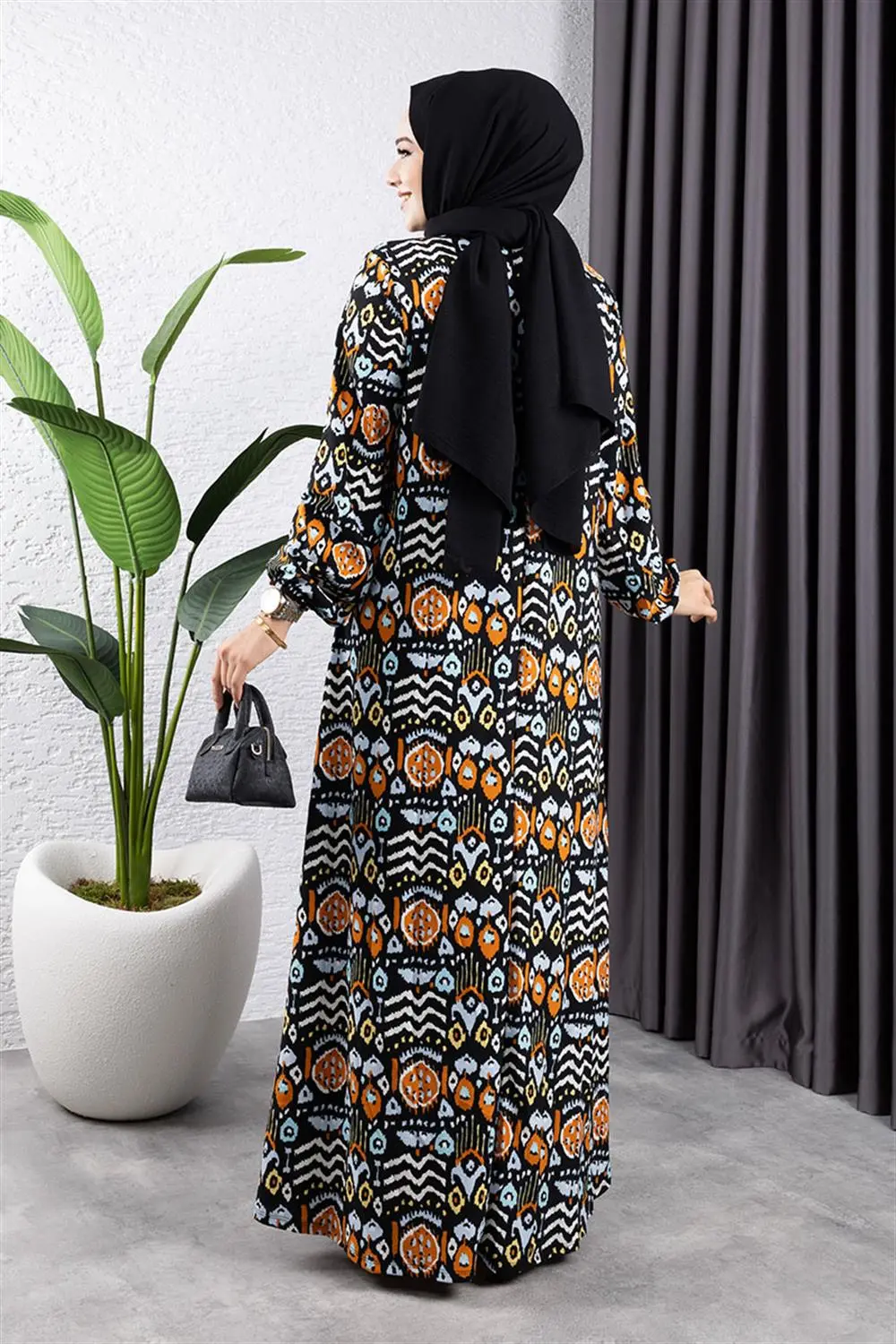 Vera A Pleated Patterned Dress-detail