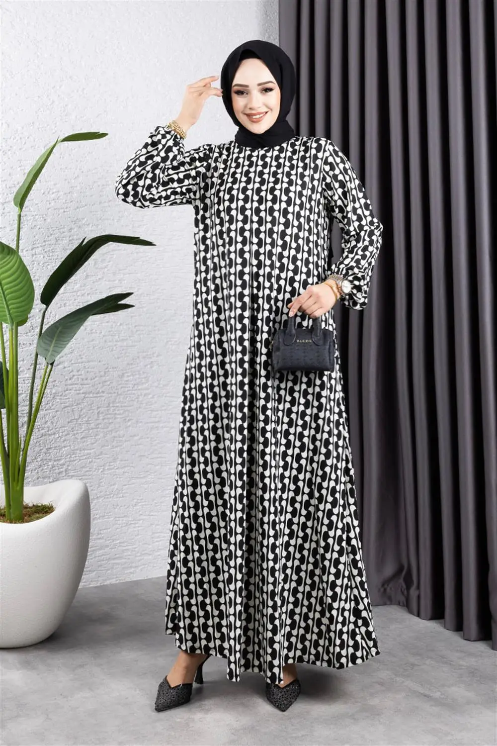 Vera A Pleated Patterned Dress-detail