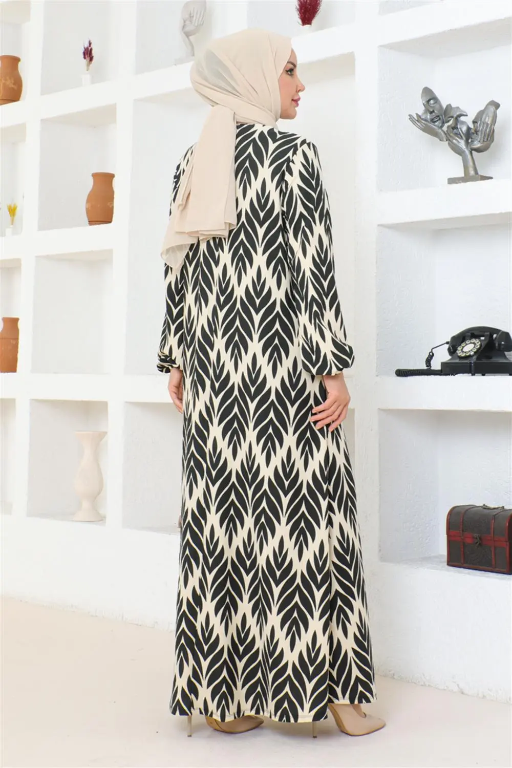 Vera A Pleated Patterned Dress-detail