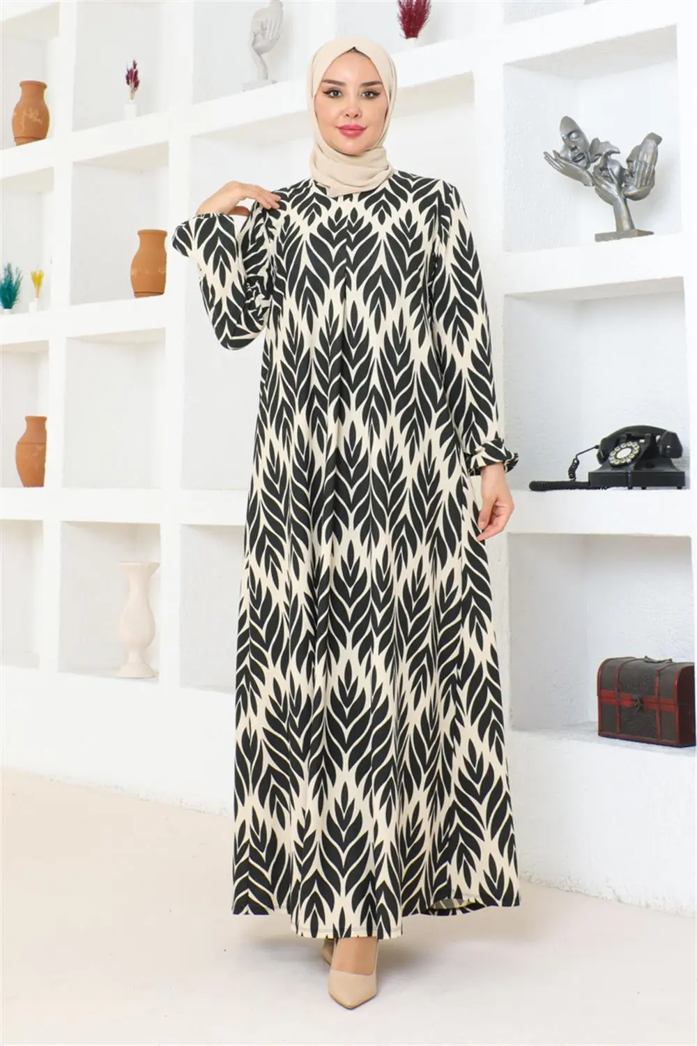 Vera A Pleated Patterned Dress-detail