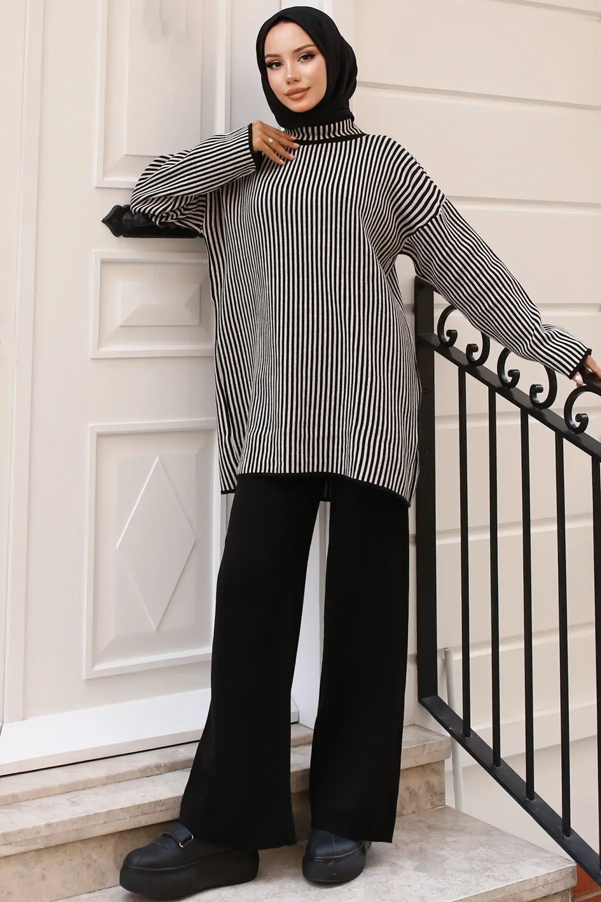 Vertical Striped Knitwear Set