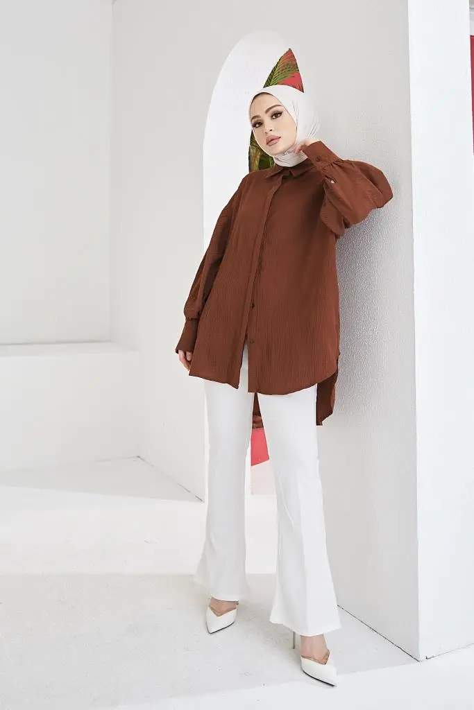 White Spanish Cuffed Fabric Trousers-detail