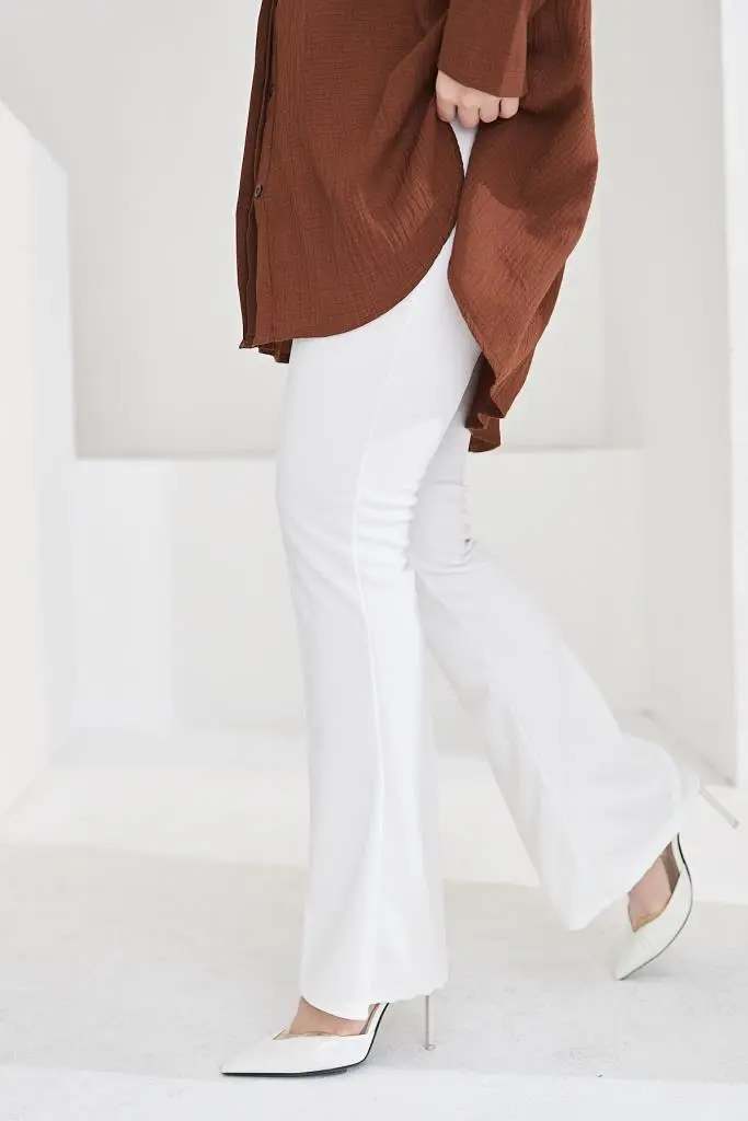 White Spanish Cuffed Fabric Trousers-detail