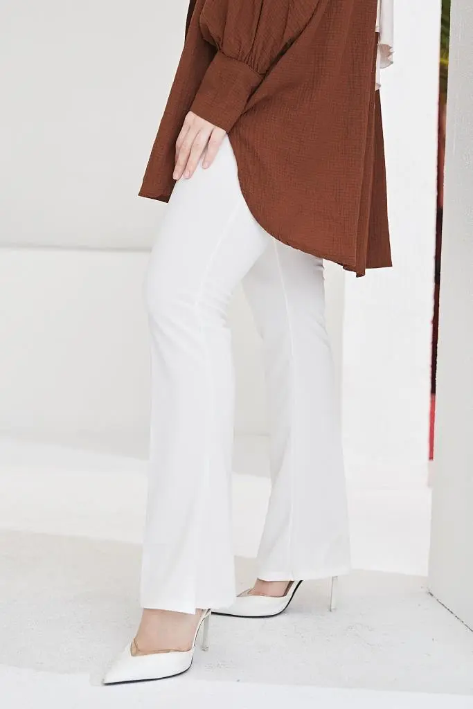 White Spanish Cuffed Fabric Trousers-detail