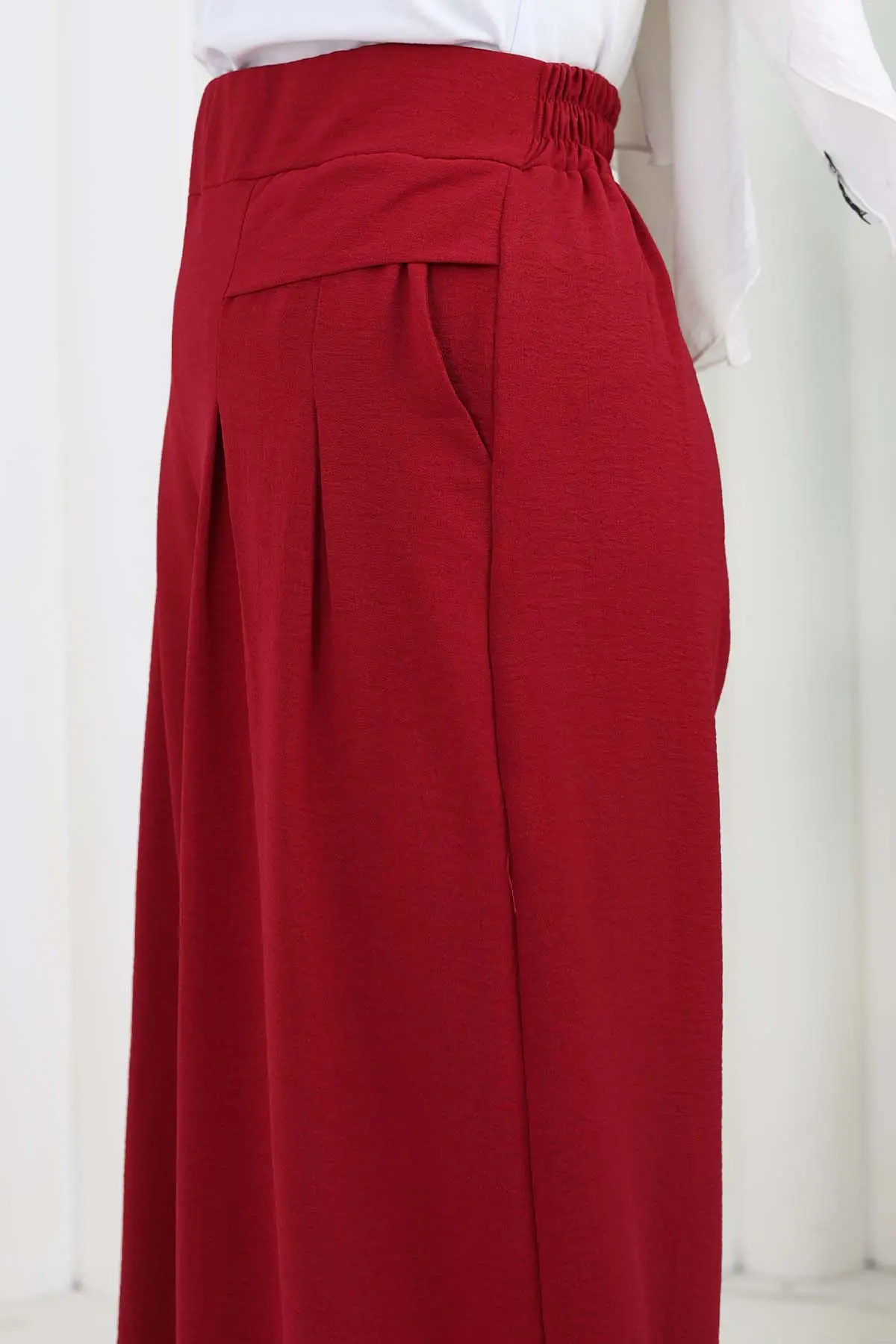 Wide Leg Pleated Trousers-detail