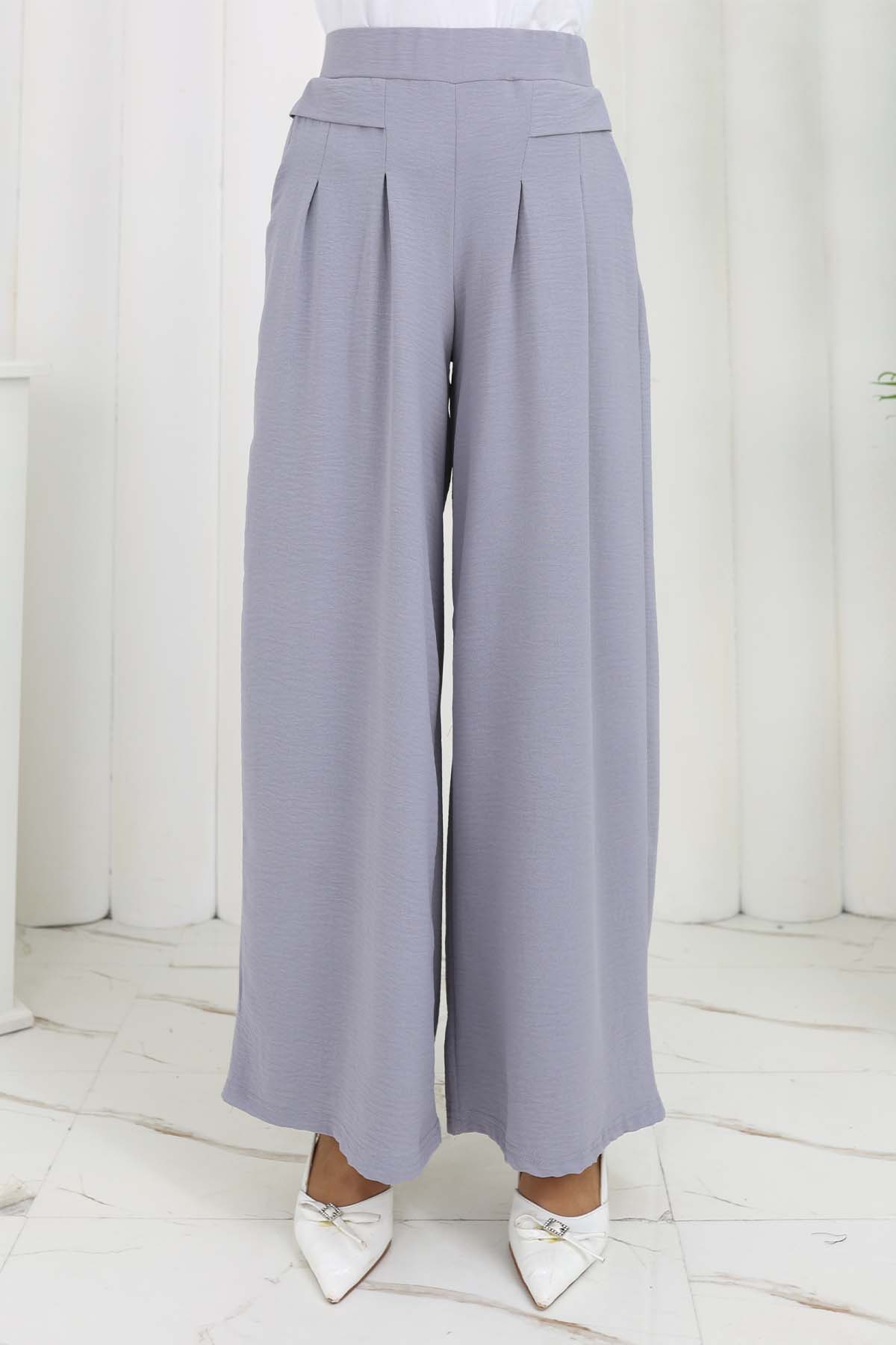 Wide Leg Pleated Trousers