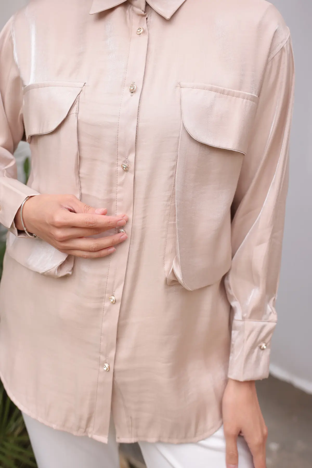 Women's Big Pocket Detailed Shirt-detail