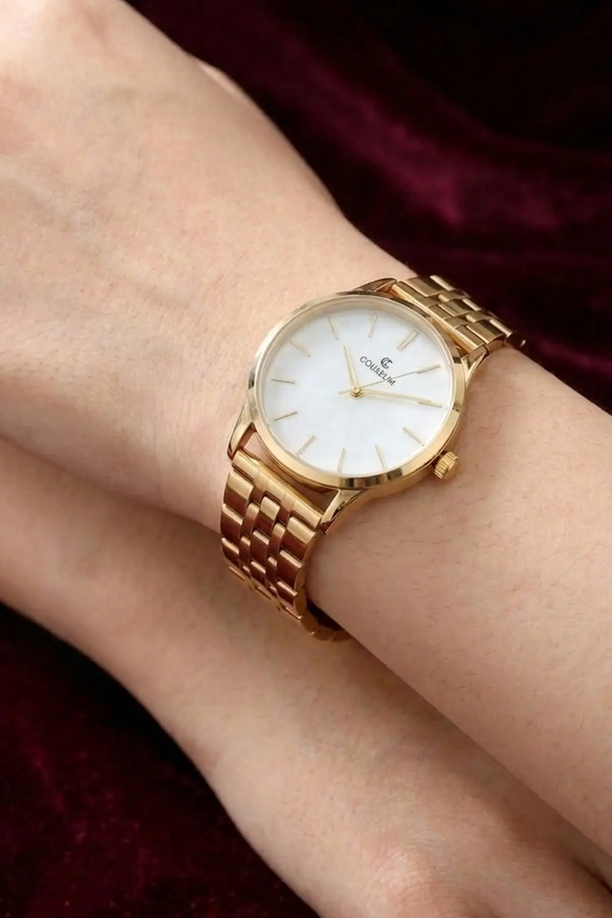 Women's Gold Watch-detail