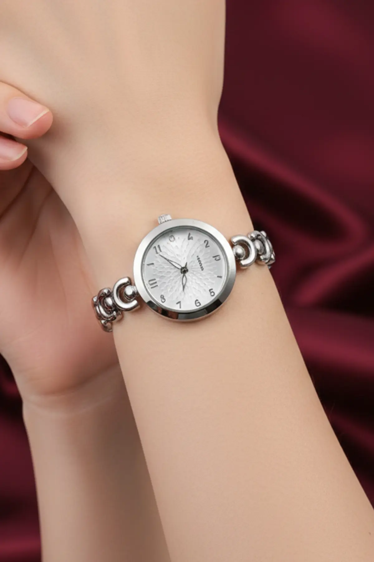 Women's Silver Watch-detail