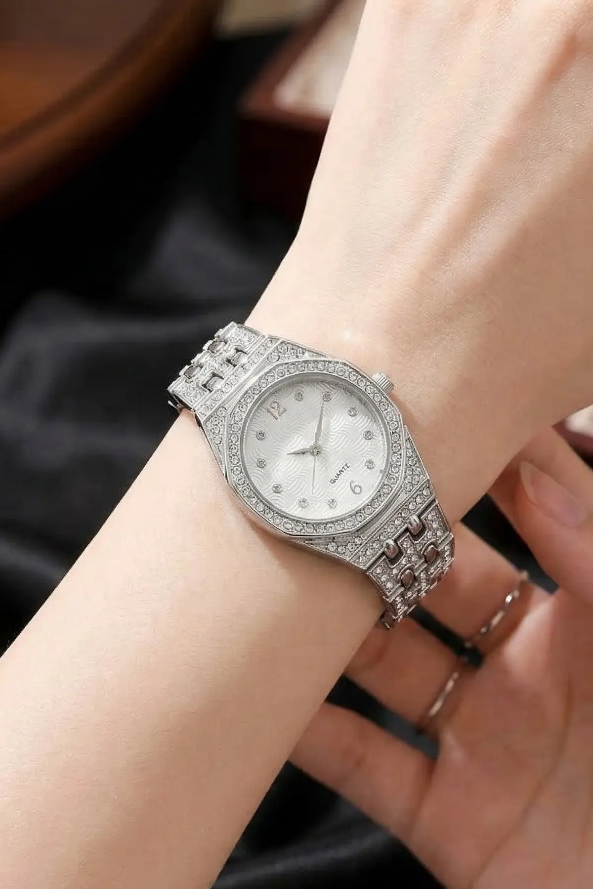Women's Silver Watch-detail