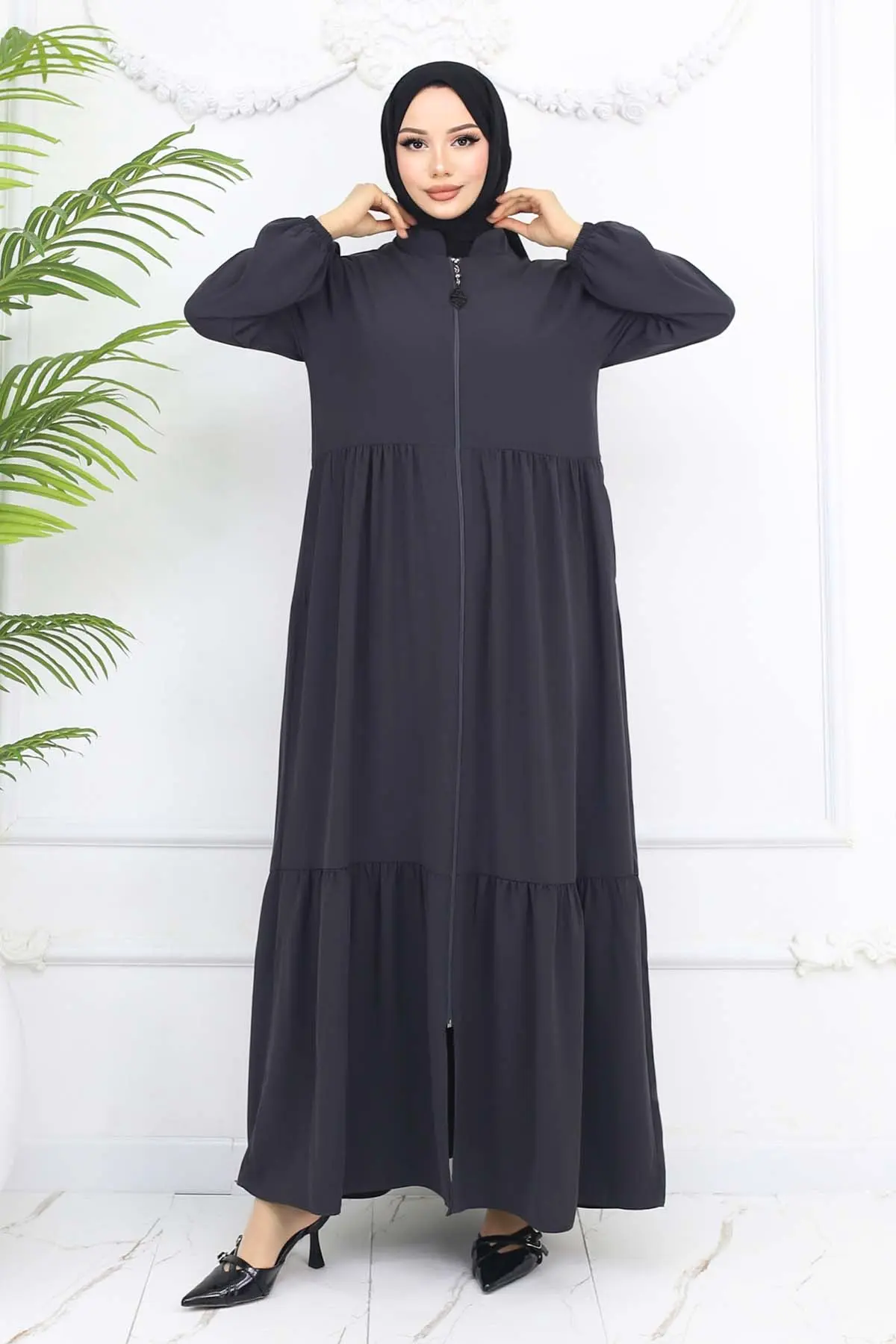 Zippered Abaya With Gathered Detail-detail