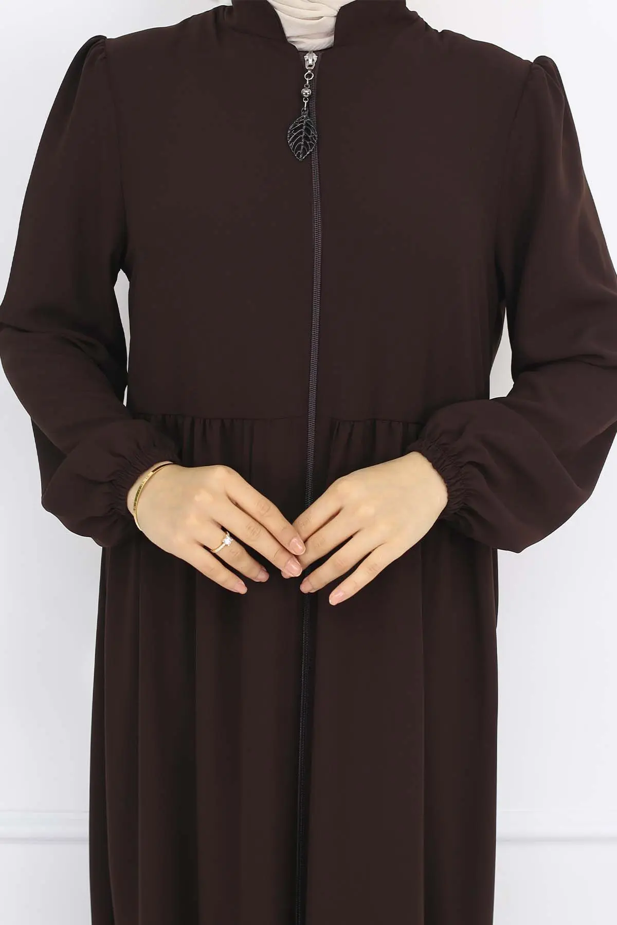 Zippered Abaya With Gathered Detail-detail