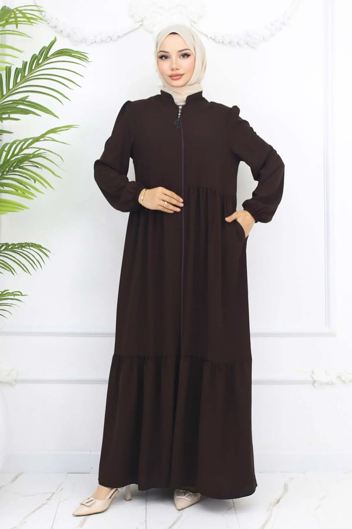 Zippered Abaya With Gathered Detail-detail