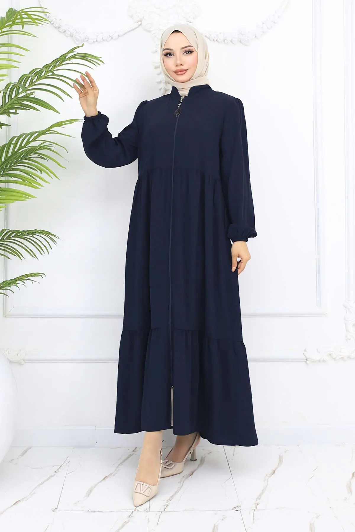 Zippered Abaya With Gathered Detail-detail