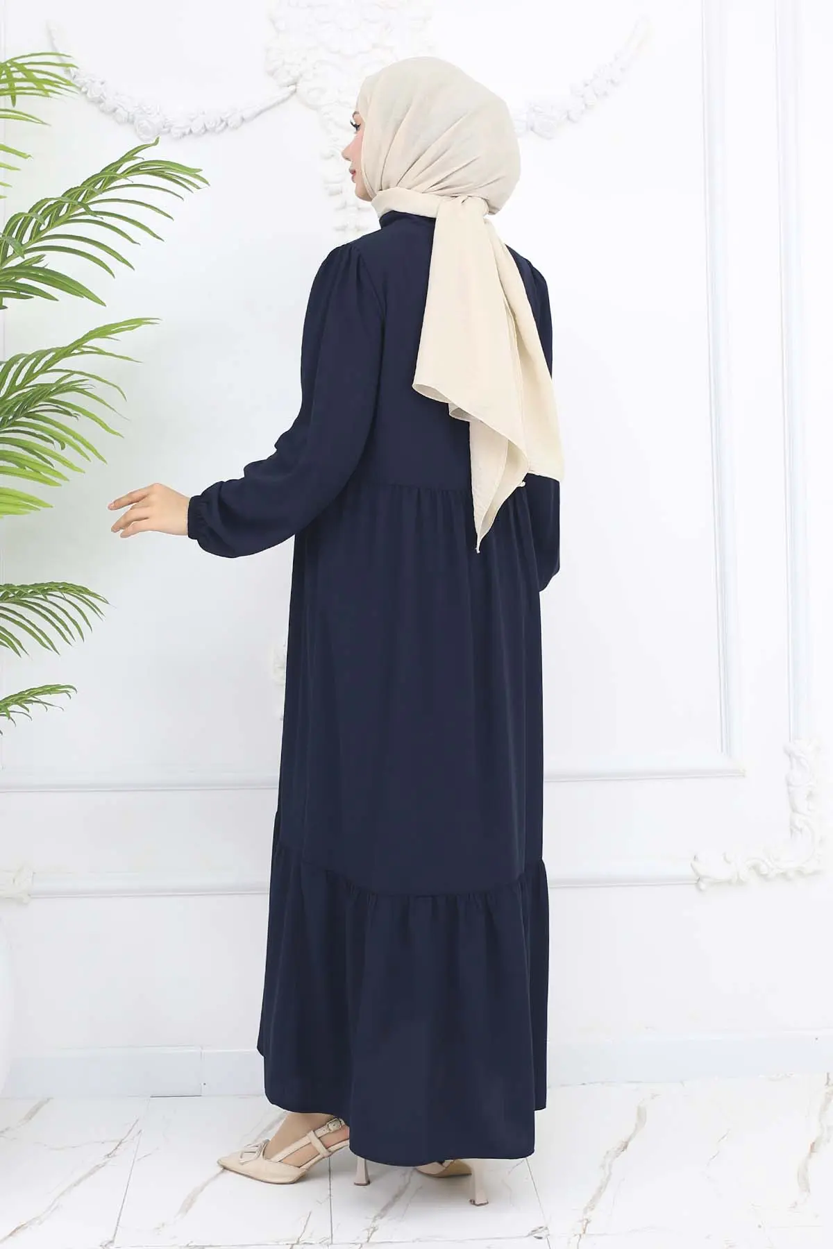 Zippered Abaya With Gathered Detail-detail