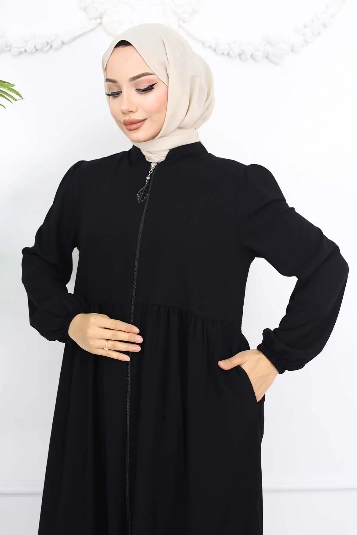 Zippered Abaya With Gathered Detail-detail