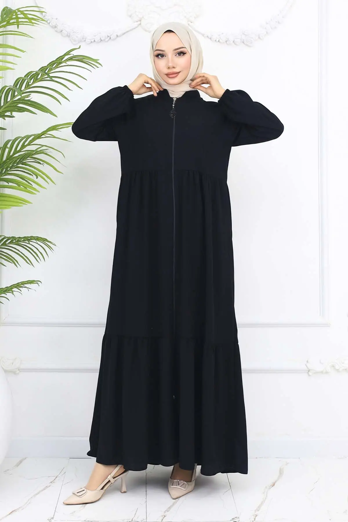 Zippered Abaya With Gathered Detail-detail