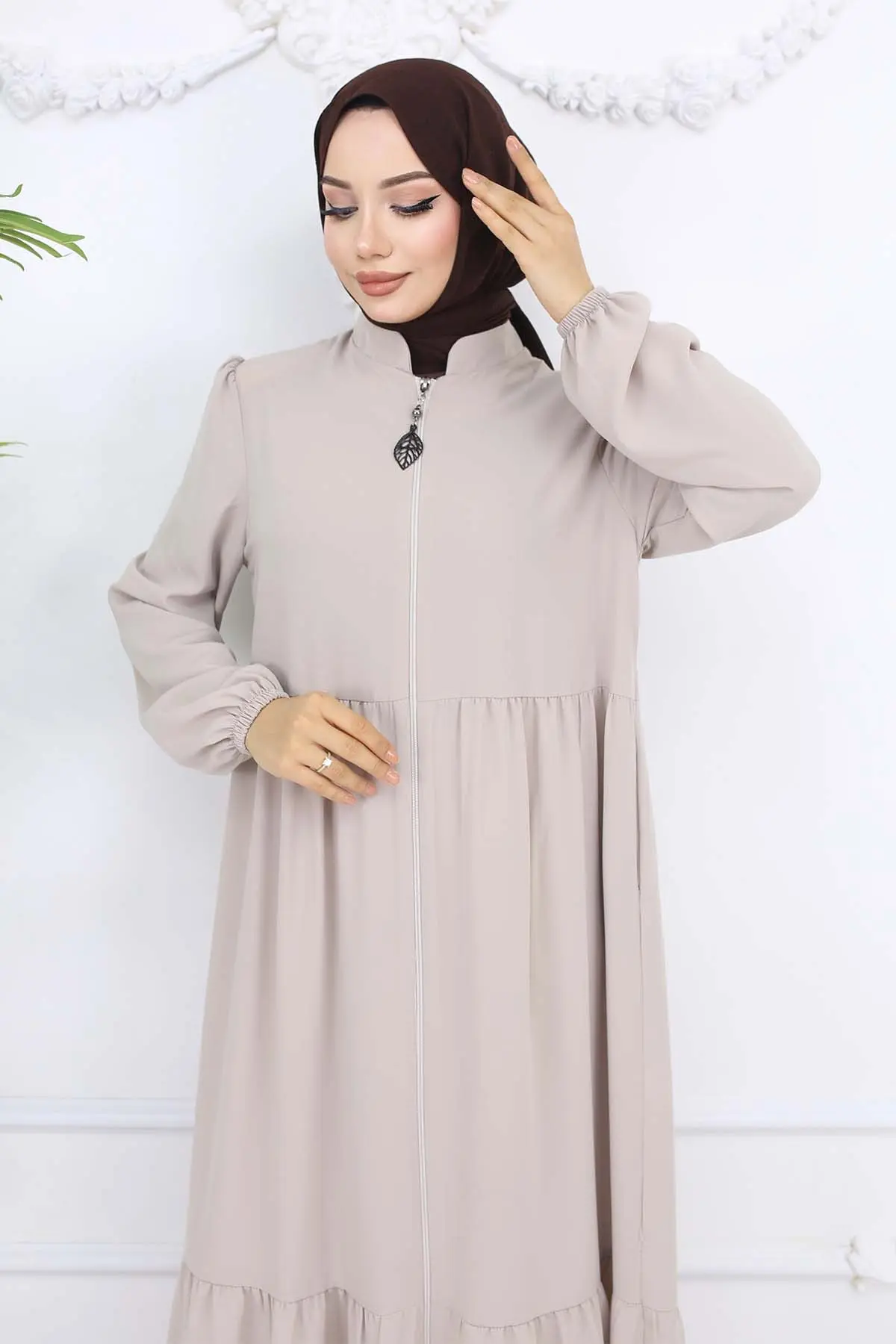 Zippered Abaya With Gathered Detail-detail