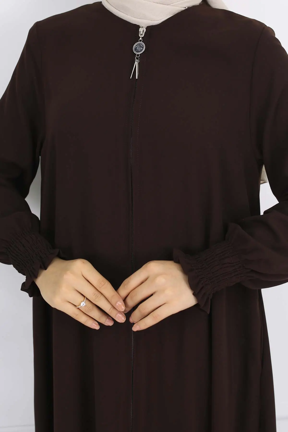 Zippered Abaya With Gipel Sleeves-detail