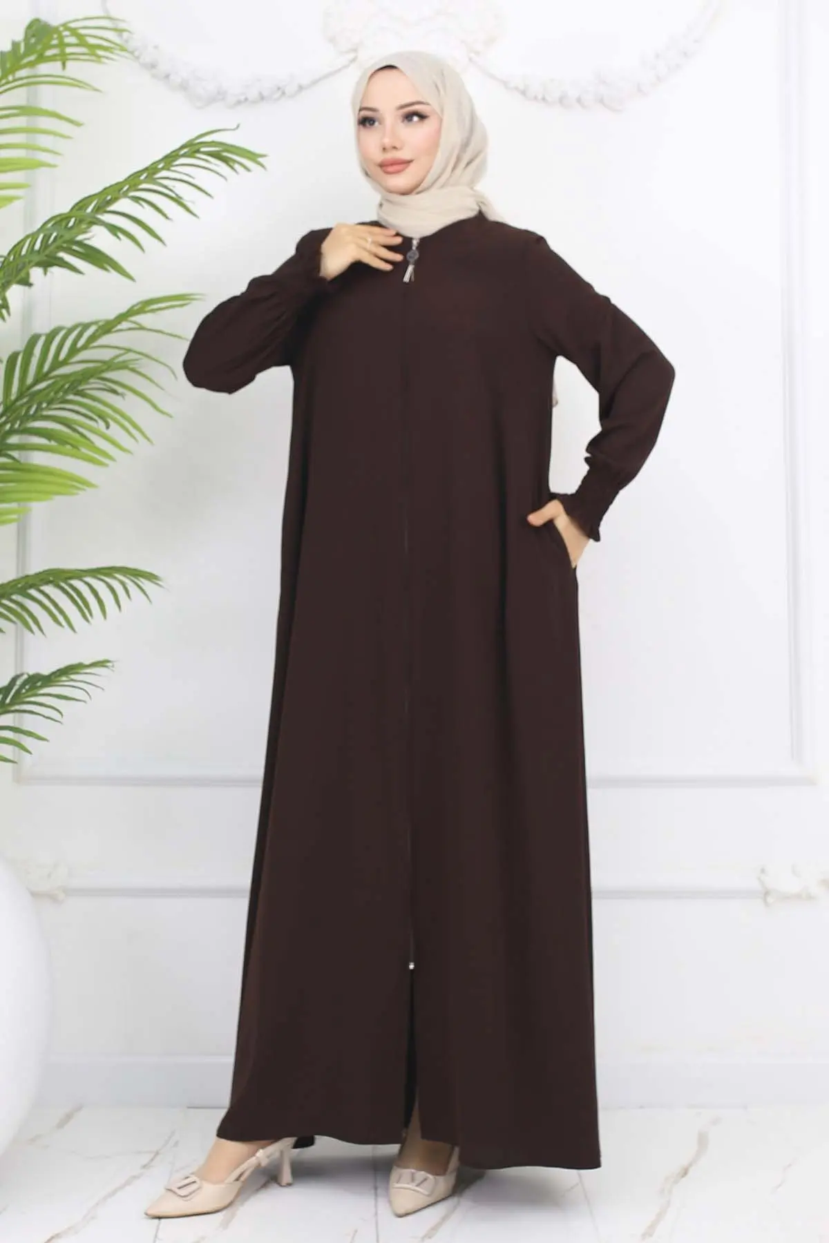 Zippered Abaya With Gipel Sleeves-detail