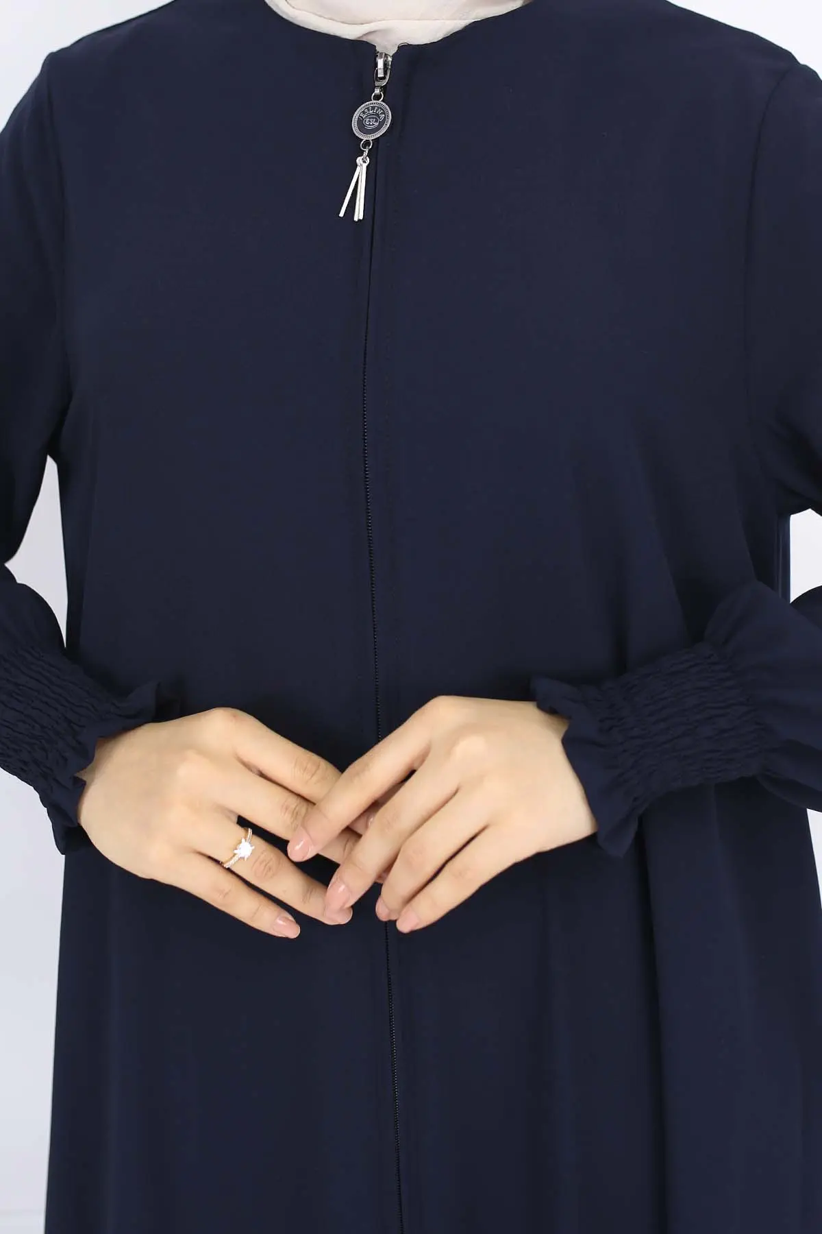 Zippered Abaya With Gipel Sleeves-detail