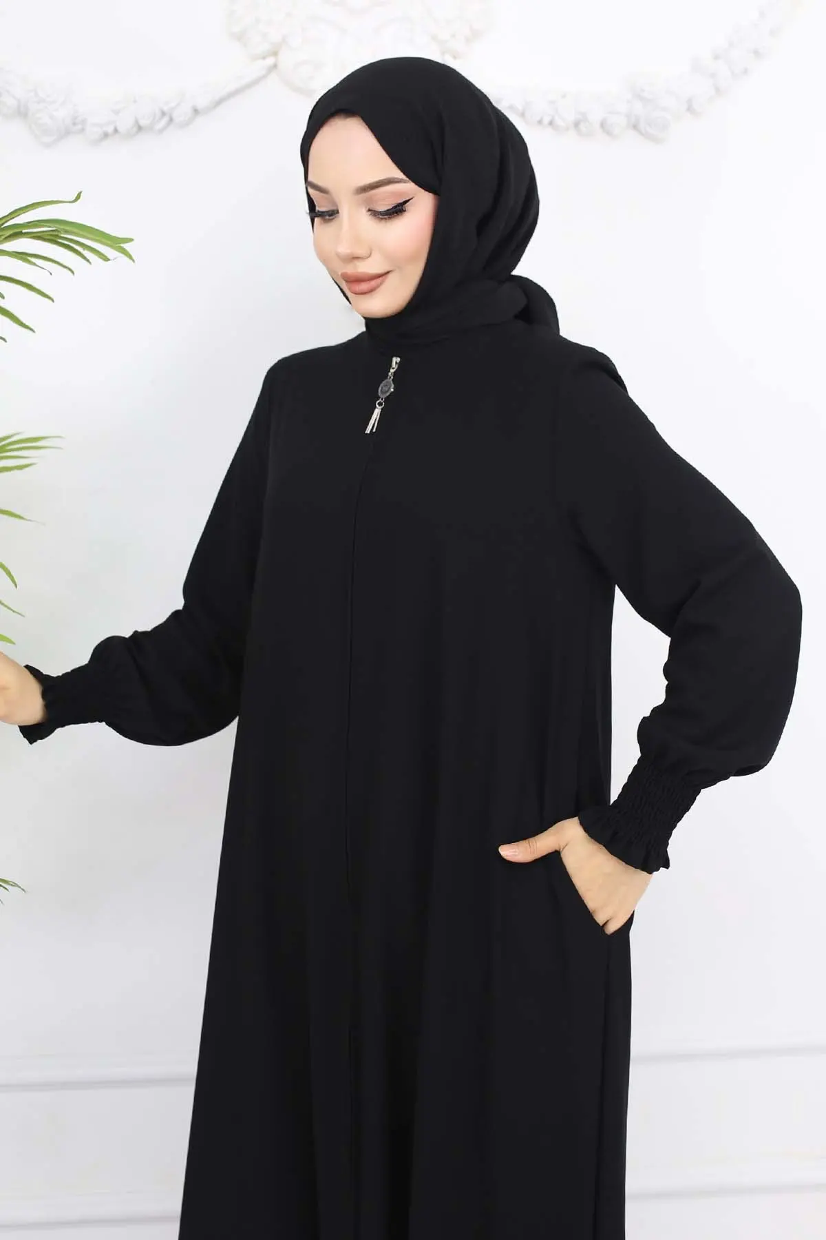 Zippered Abaya With Gipel Sleeves-detail