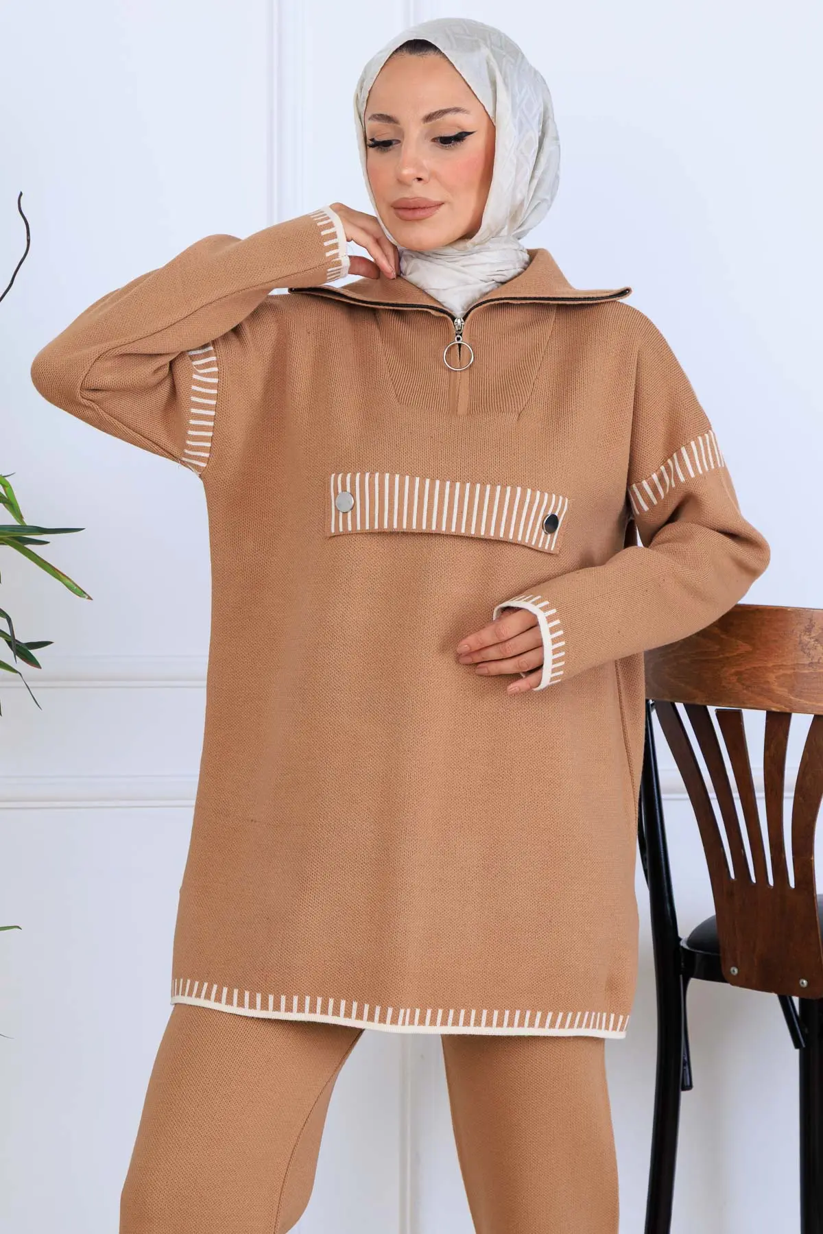 Zippered Collar Knitwear Suit-detail