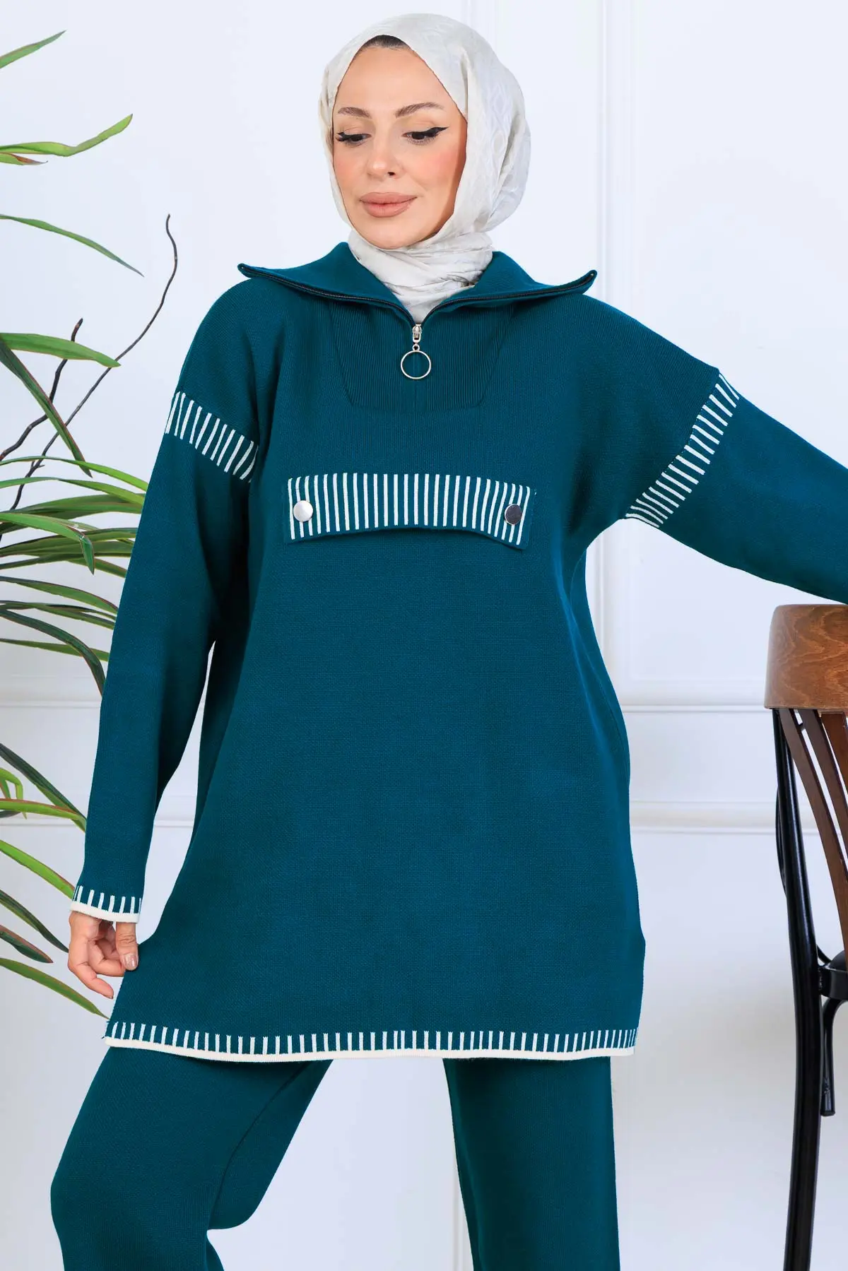 Zippered Collar Knitwear Suit-detail