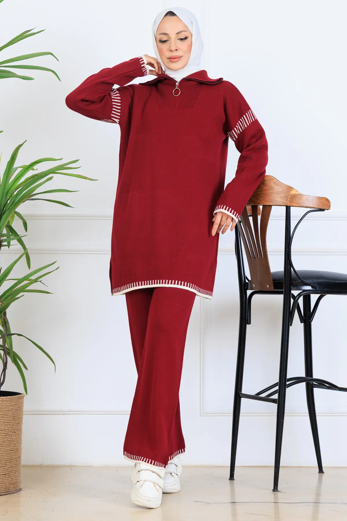 Zippered Collar Stripe Detail Knitwear Suit