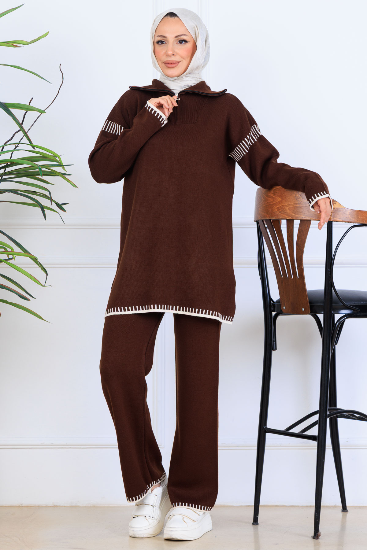 Zippered Collar Stripe Detail Knitwear Suit