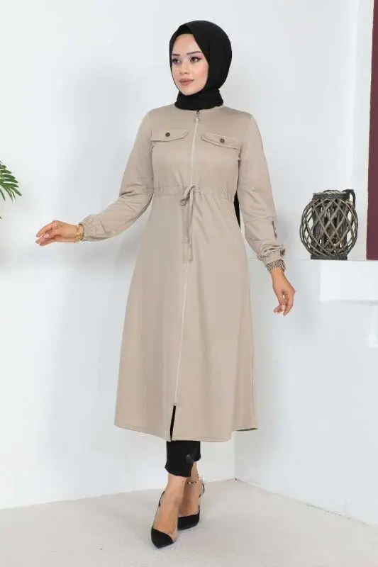 Zippered Sports Cape-detail