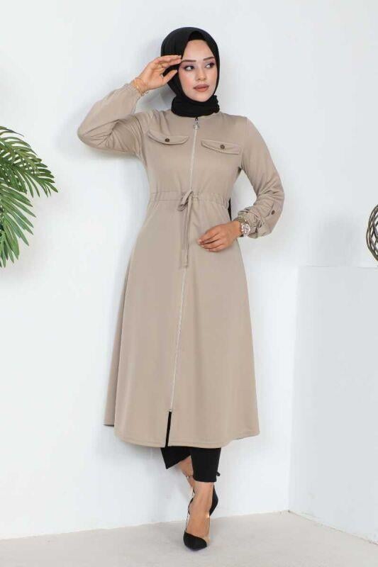 Zippered Sports Cape